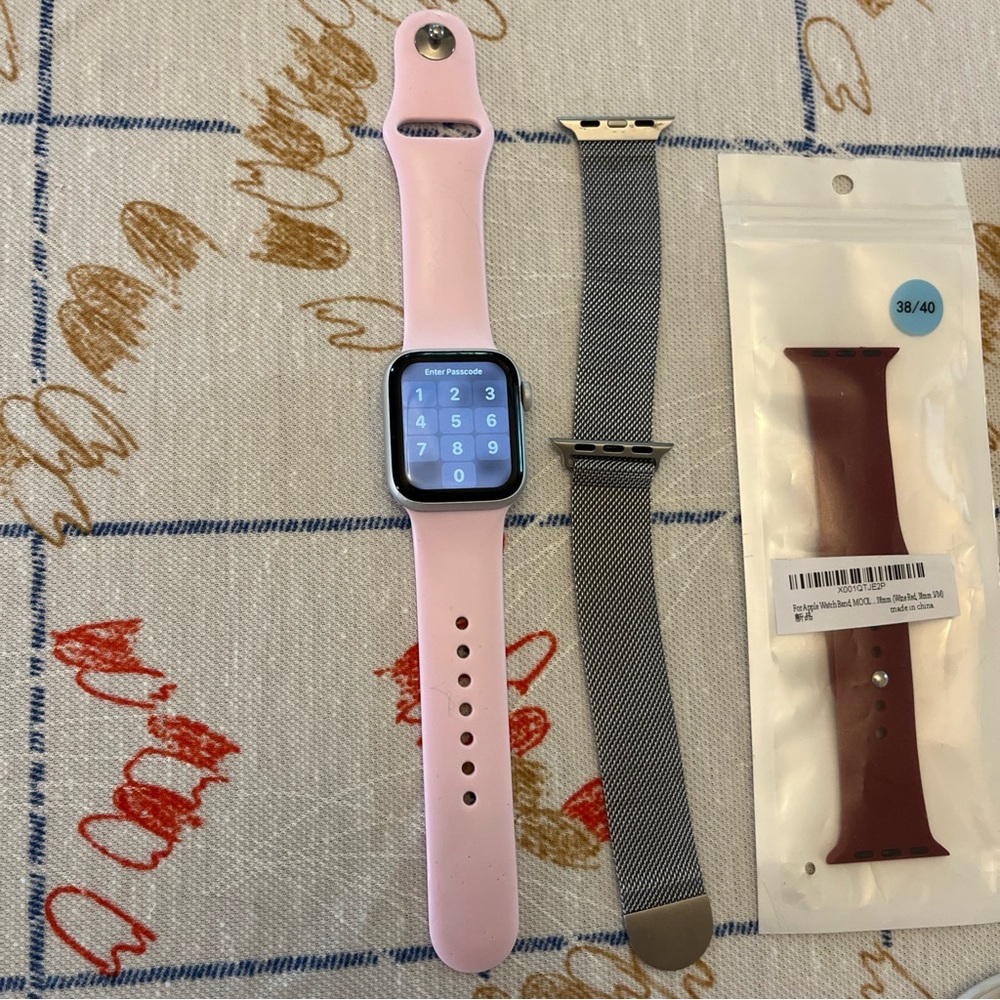 Apple Watch SE 1 40mm, GPS + Cellular Bundle + 5 Watchbands and Charger